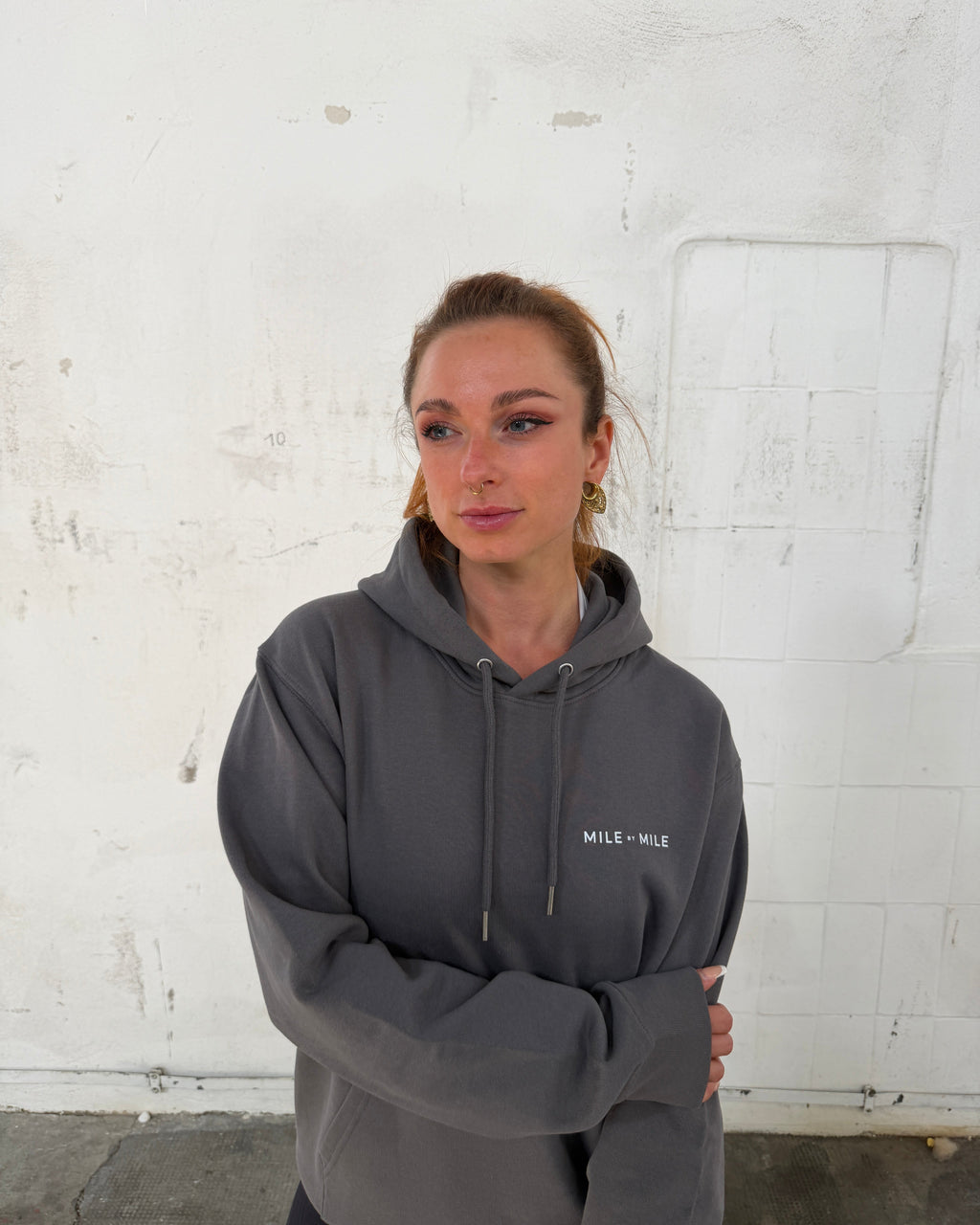 DISCIPLINE WINS. — Anthrazit Hoodie