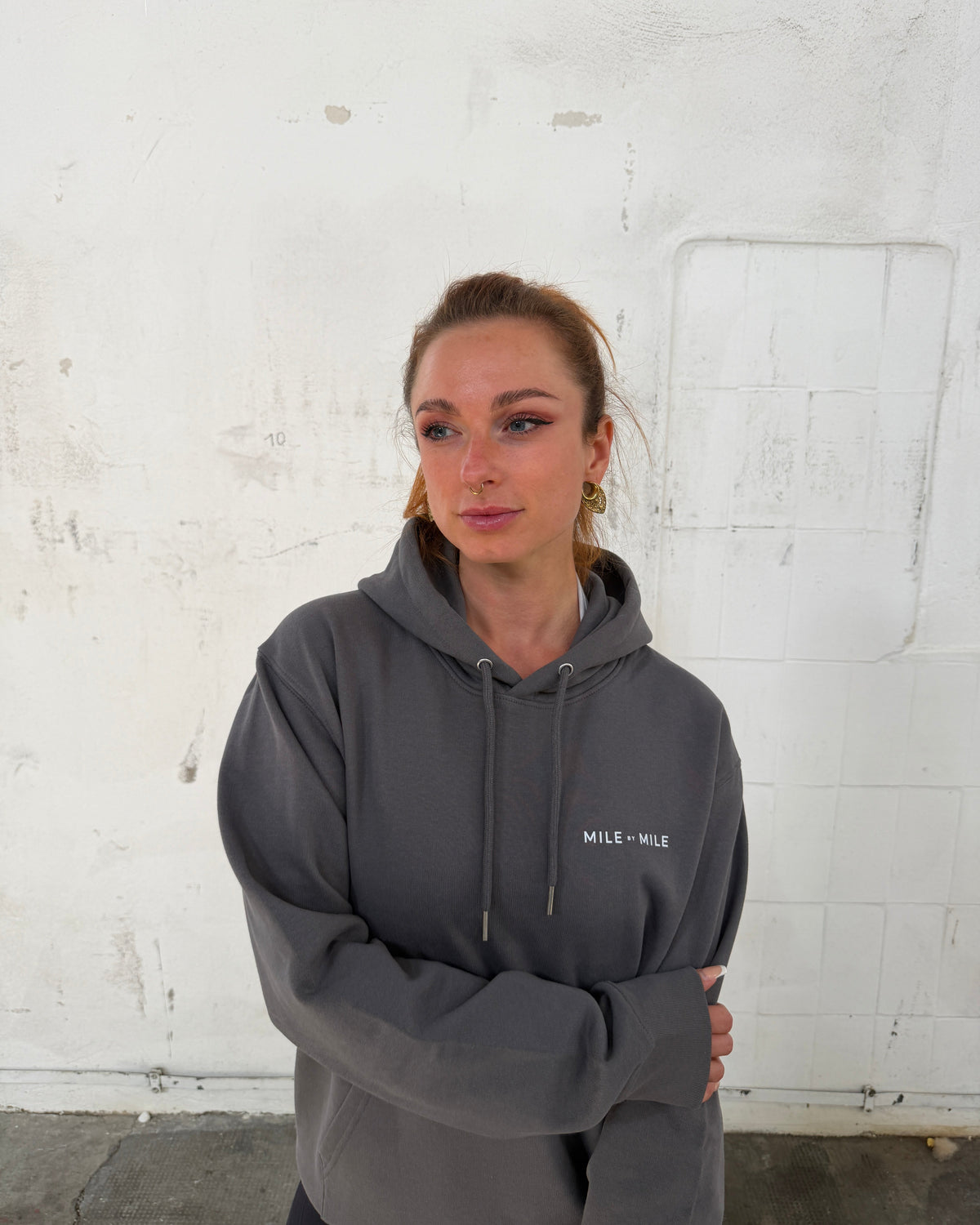 DISCIPLINE WINS. — Anthrazit Hoodie