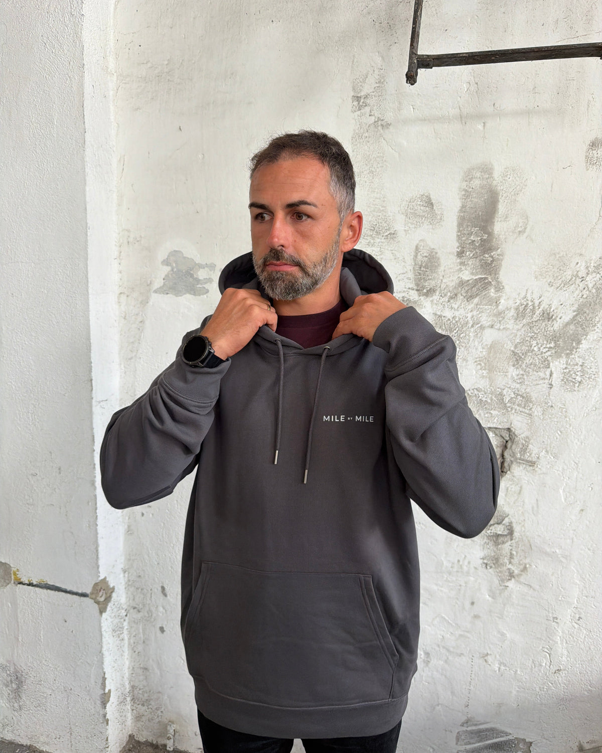 DISCIPLINE WINS. — Anthrazit Hoodie