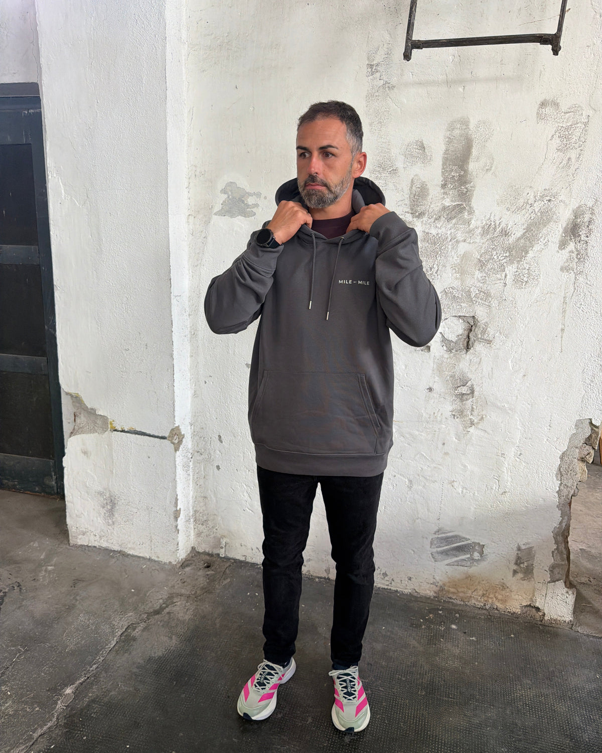 DISCIPLINE WINS. — Anthrazit Hoodie