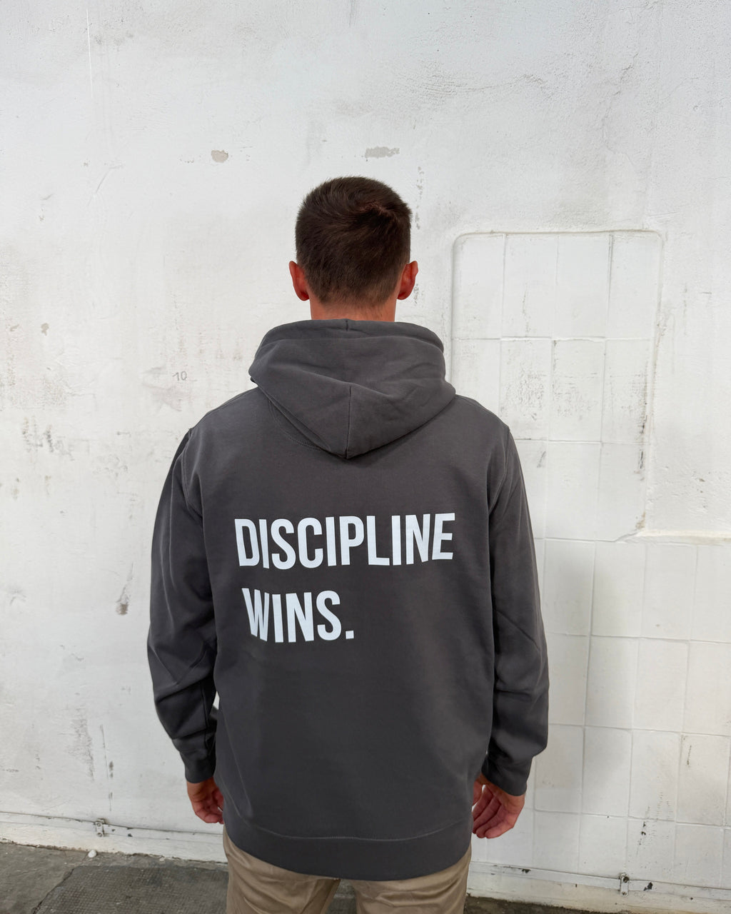 DISCIPLINE WINS. — Anthrazit Hoodie