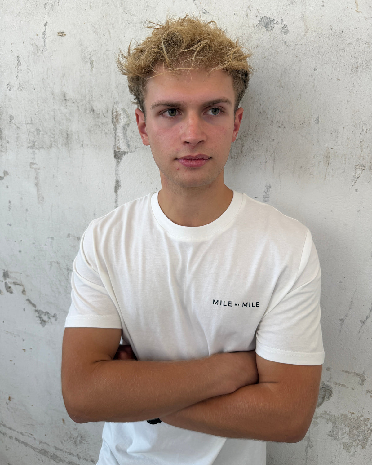 RUN YOUR STORY. — Off-White Rundhals T-Shirt